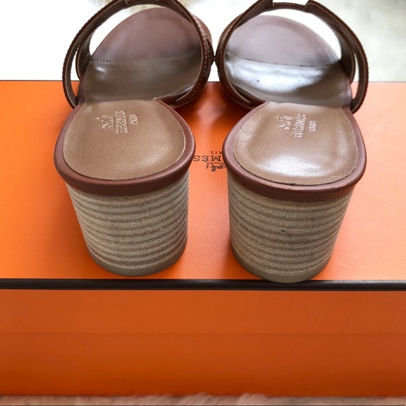 🖤 HERMÈS Gold Oasis Sandals w/ Stacked Heel Sz 36 - Picture 7 of 8